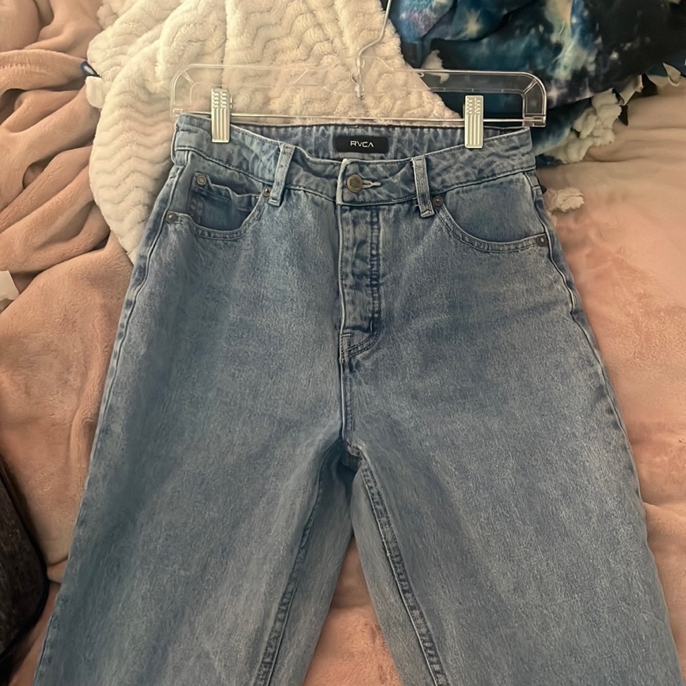 RVCA High waisted Jeans ! Worn multiple times but absolutely no damage
